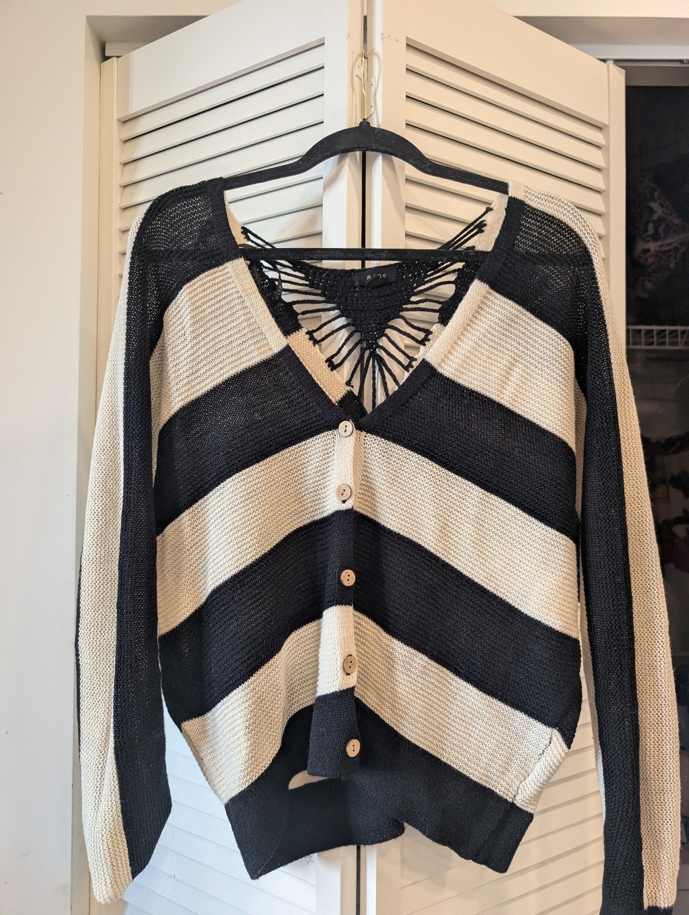 Mine Striped Black and Cream V-Neck Knit Sweater Size Small
